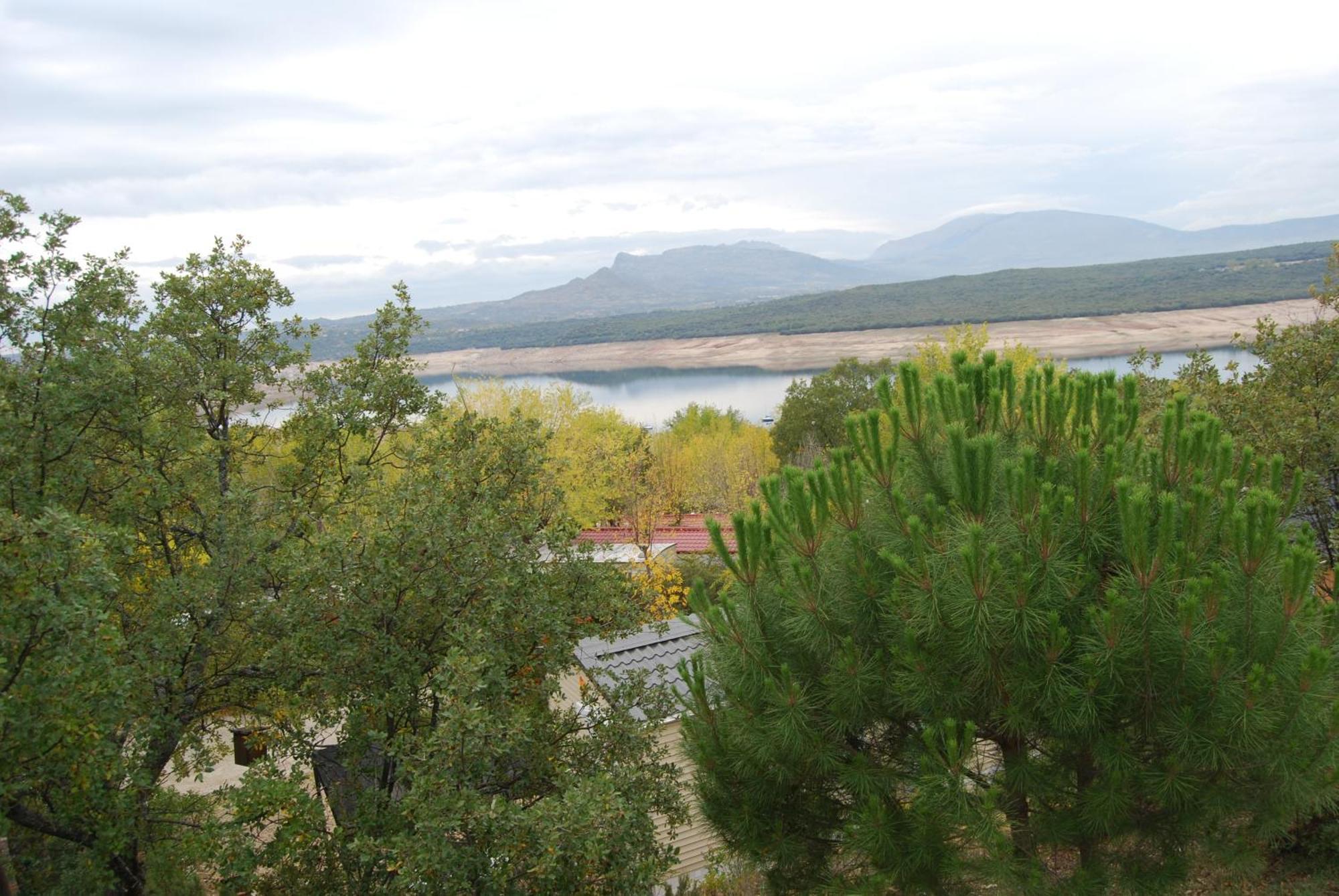 Camping De Cervera De Buitrago Ngoại thất bức ảnh