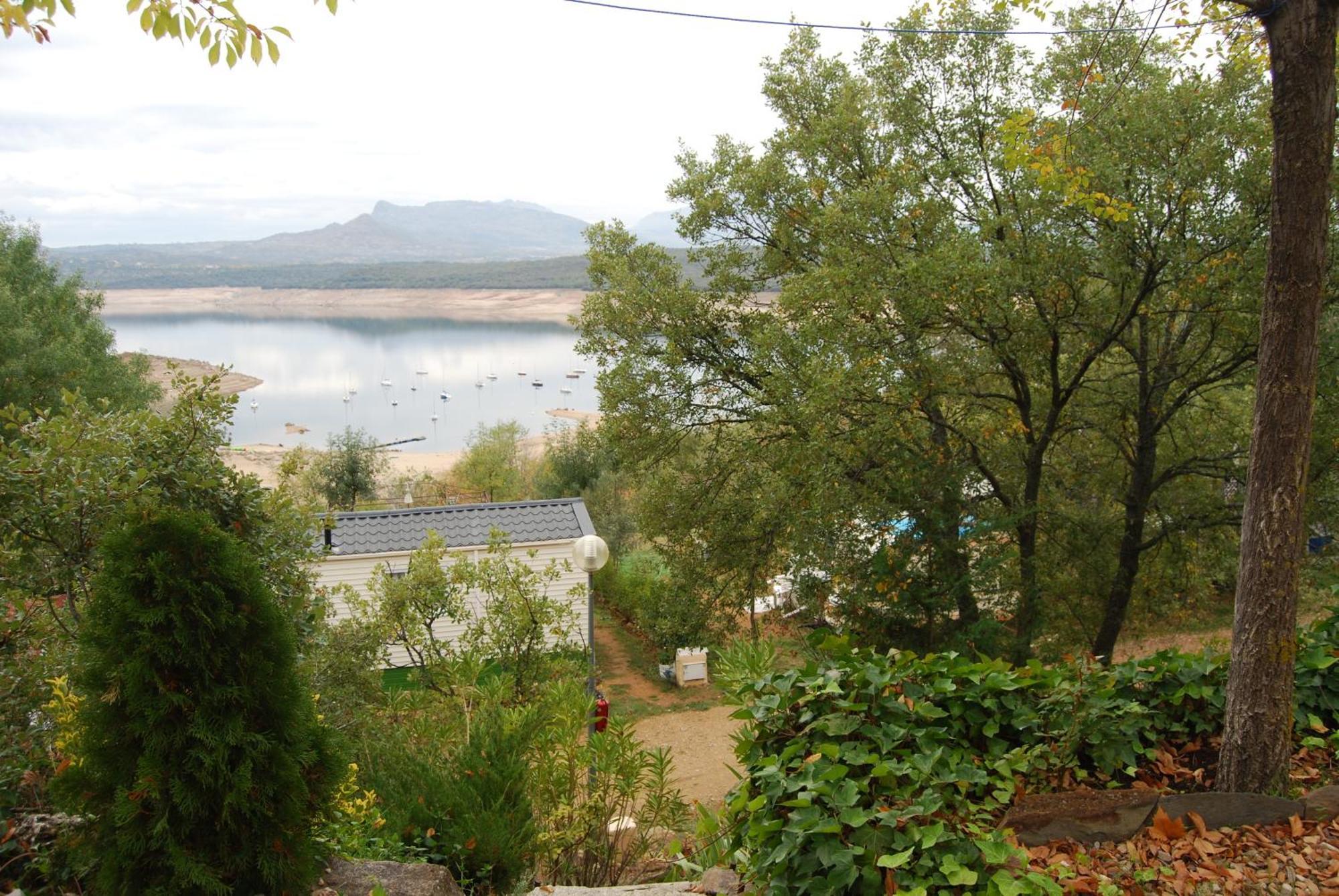 Camping De Cervera De Buitrago Ngoại thất bức ảnh