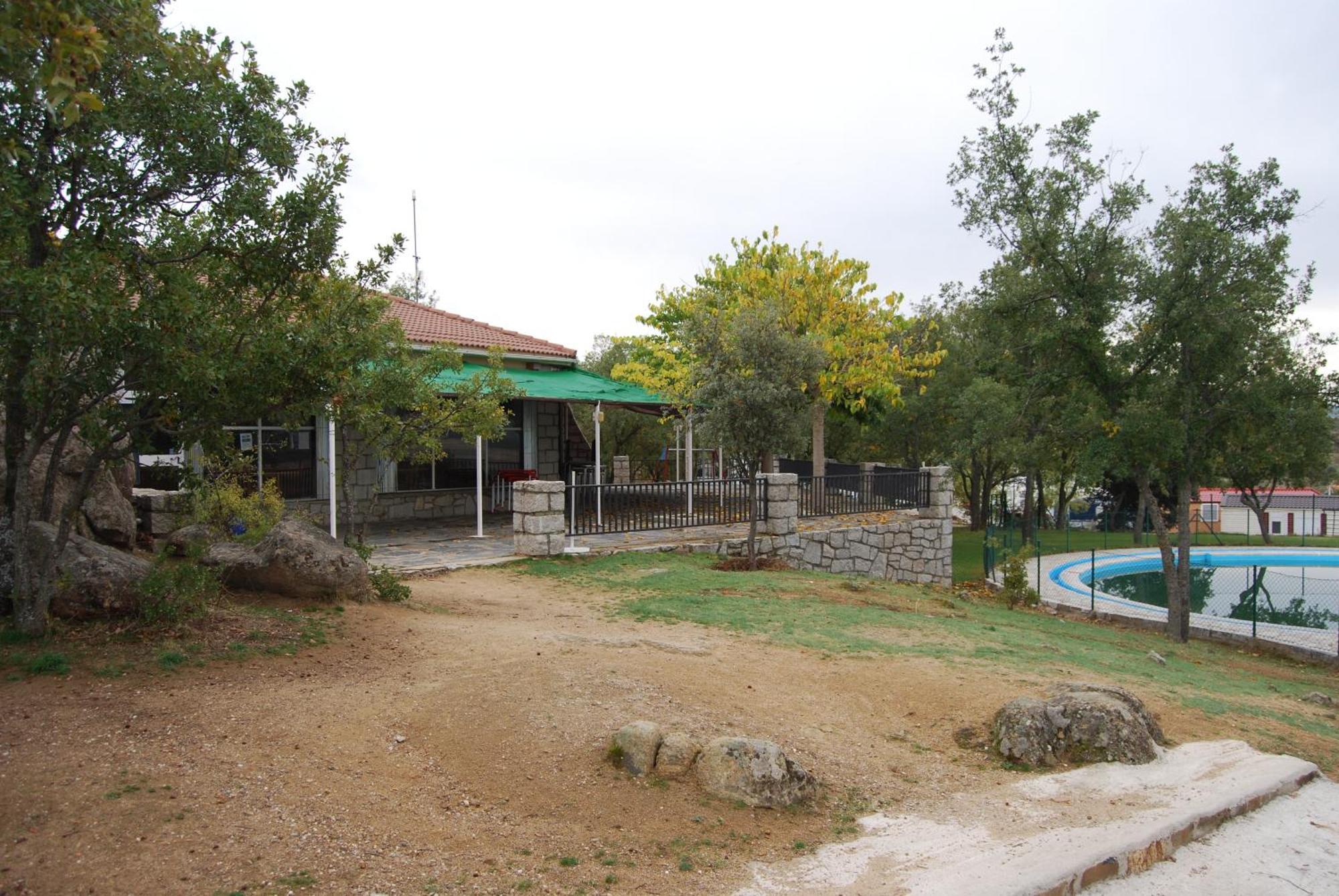 Camping De Cervera De Buitrago Ngoại thất bức ảnh