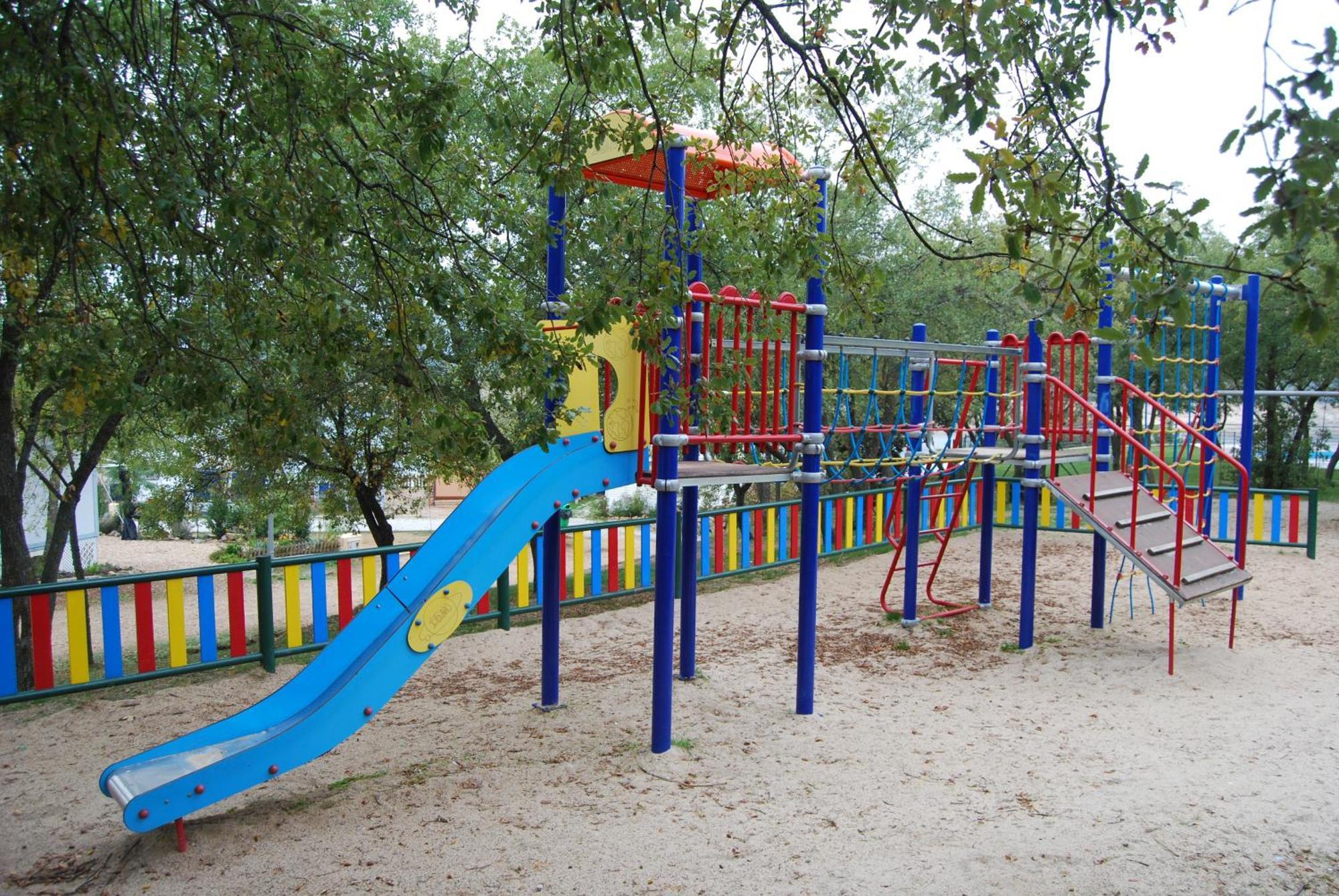 Camping De Cervera De Buitrago Ngoại thất bức ảnh